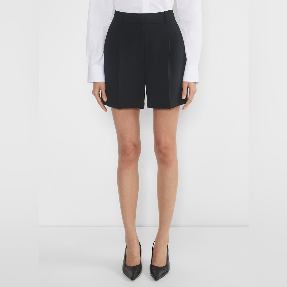 NWT Aritzia Wilfred Effortless Shorts Size 2